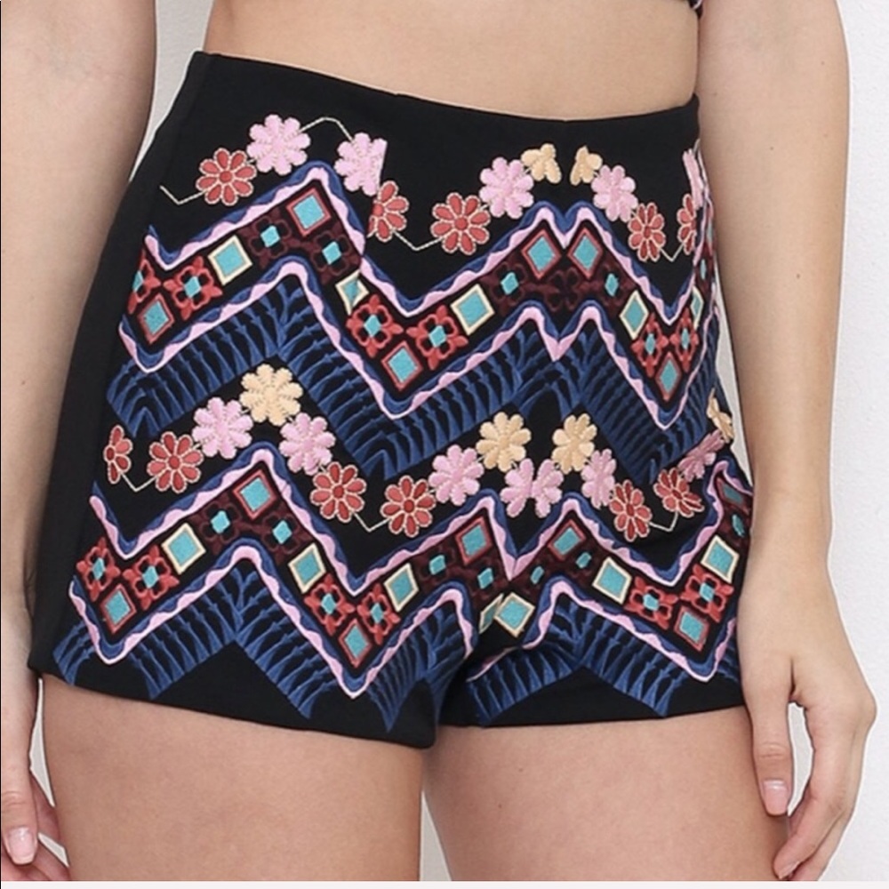 L’ Atiste | High Rise Embroidered Boho Shorts